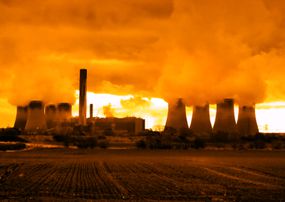 Power plant emitting pollution into the atmosphere